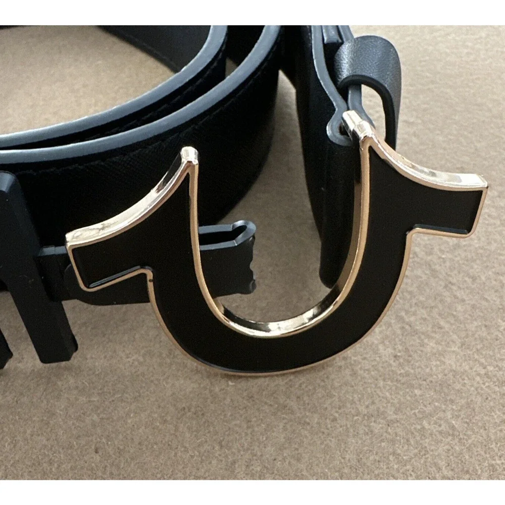 True Religion Mens Belt Size 36 Sage II Enamel Horseshoe Black/Gold buckle